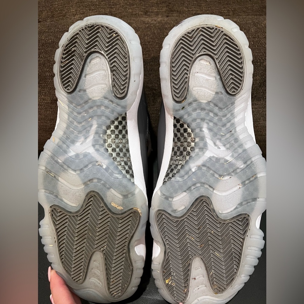 Nike Air Jordan 11 Retro Cool Grey, like new. Worn twice. No box. Men’s size10.5 - Picture 9 of 12